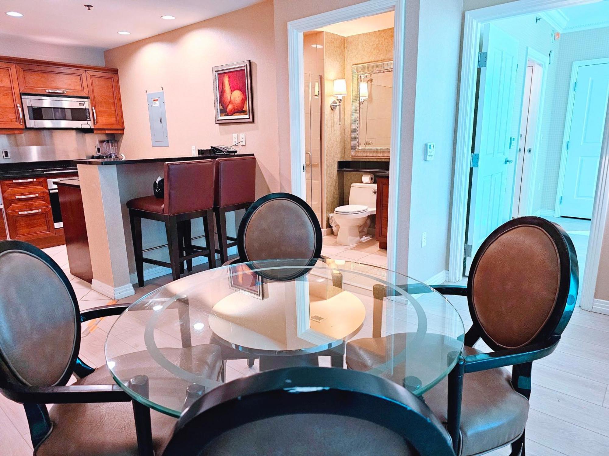 Strip & Sphere View - Separate Living Room - 2 Full Bath - Full Kitchen - Balcony - 900 Sqft - Mgm Signature Лас-Вегас Экстерьер фото