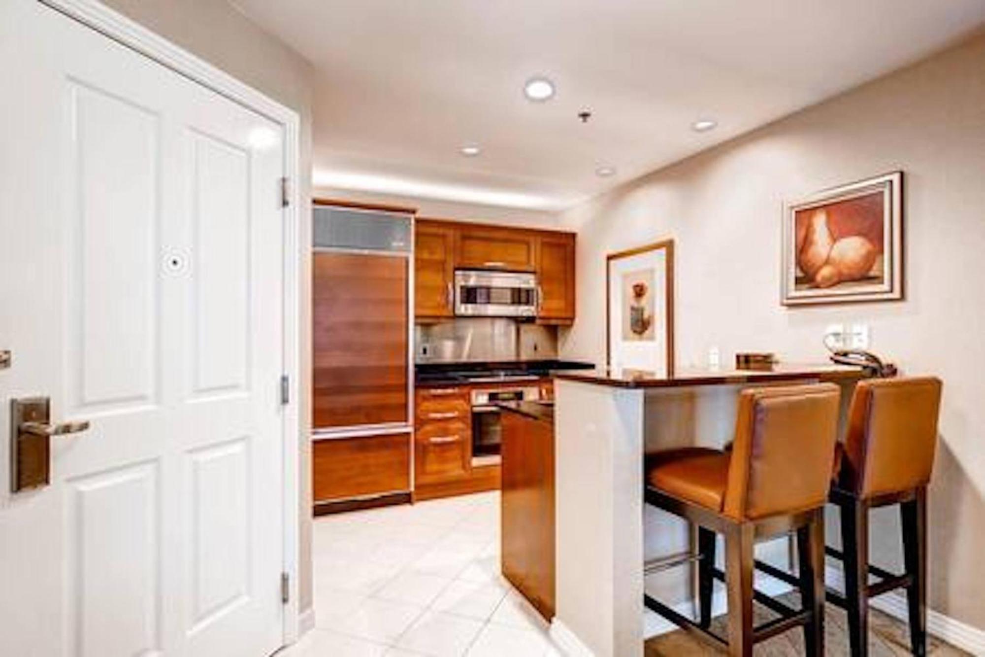 Strip & Sphere View - Separate Living Room - 2 Full Bath - Full Kitchen - Balcony - 900 Sqft - Mgm Signature Лас-Вегас Экстерьер фото