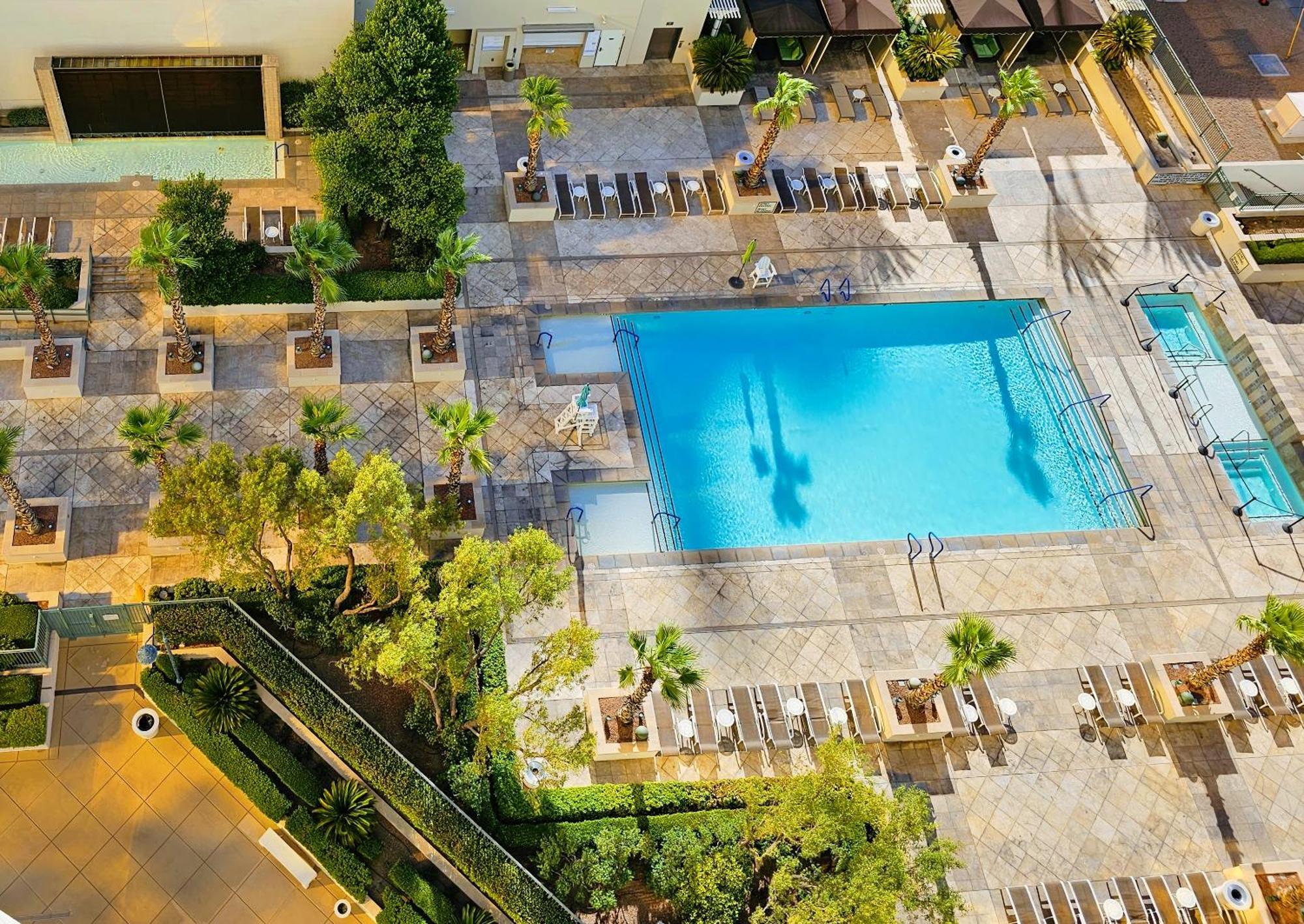 Strip & Sphere View - Separate Living Room - 2 Full Bath - Full Kitchen - Balcony - 900 Sqft - Mgm Signature Лас-Вегас Экстерьер фото